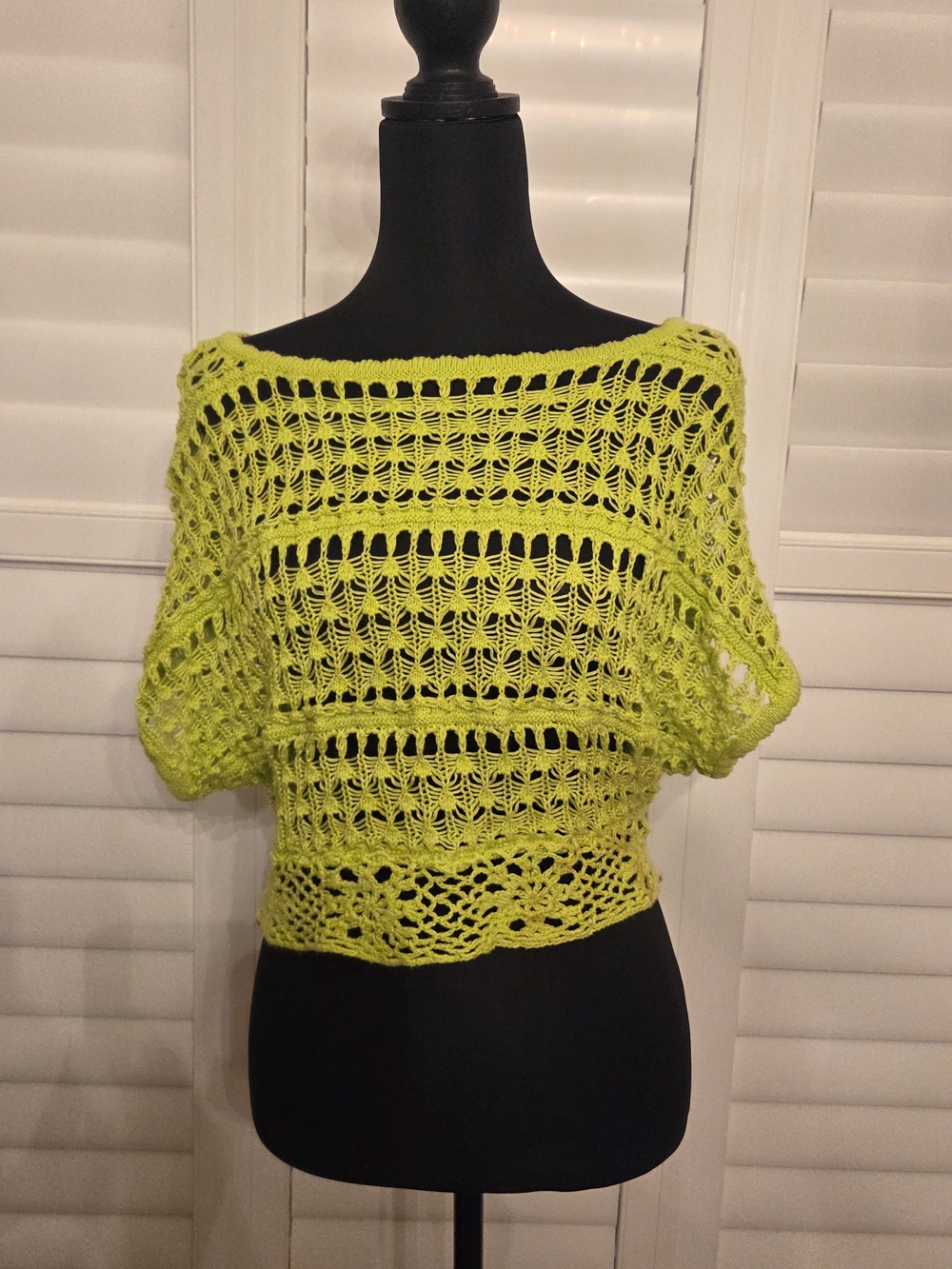 Heart N Crush Neon Lime Crochet Open-Knit Crop Top Size Medium